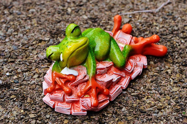 money-soothes-1339773_640